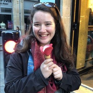 Meet your Posher, Cassandra